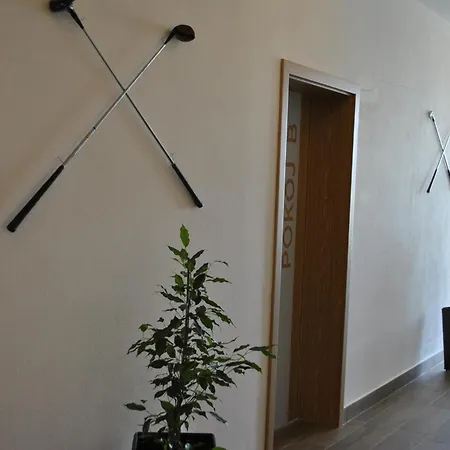 Hotel Golf Jezera 4*