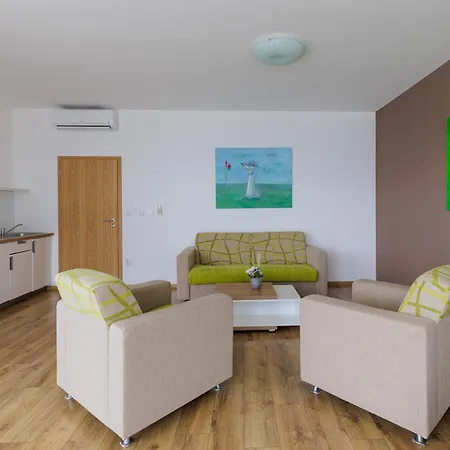 Hotel Golf Jezera 4*