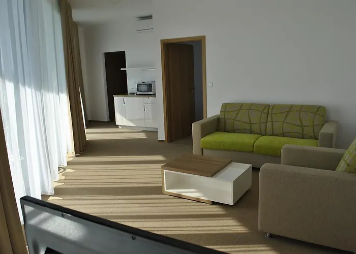Hotel Golf Jezera 4*