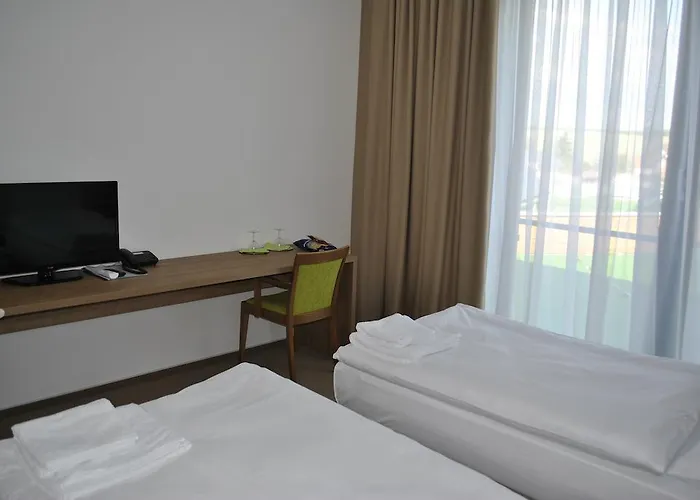 Hotel Golf Jezera 4*